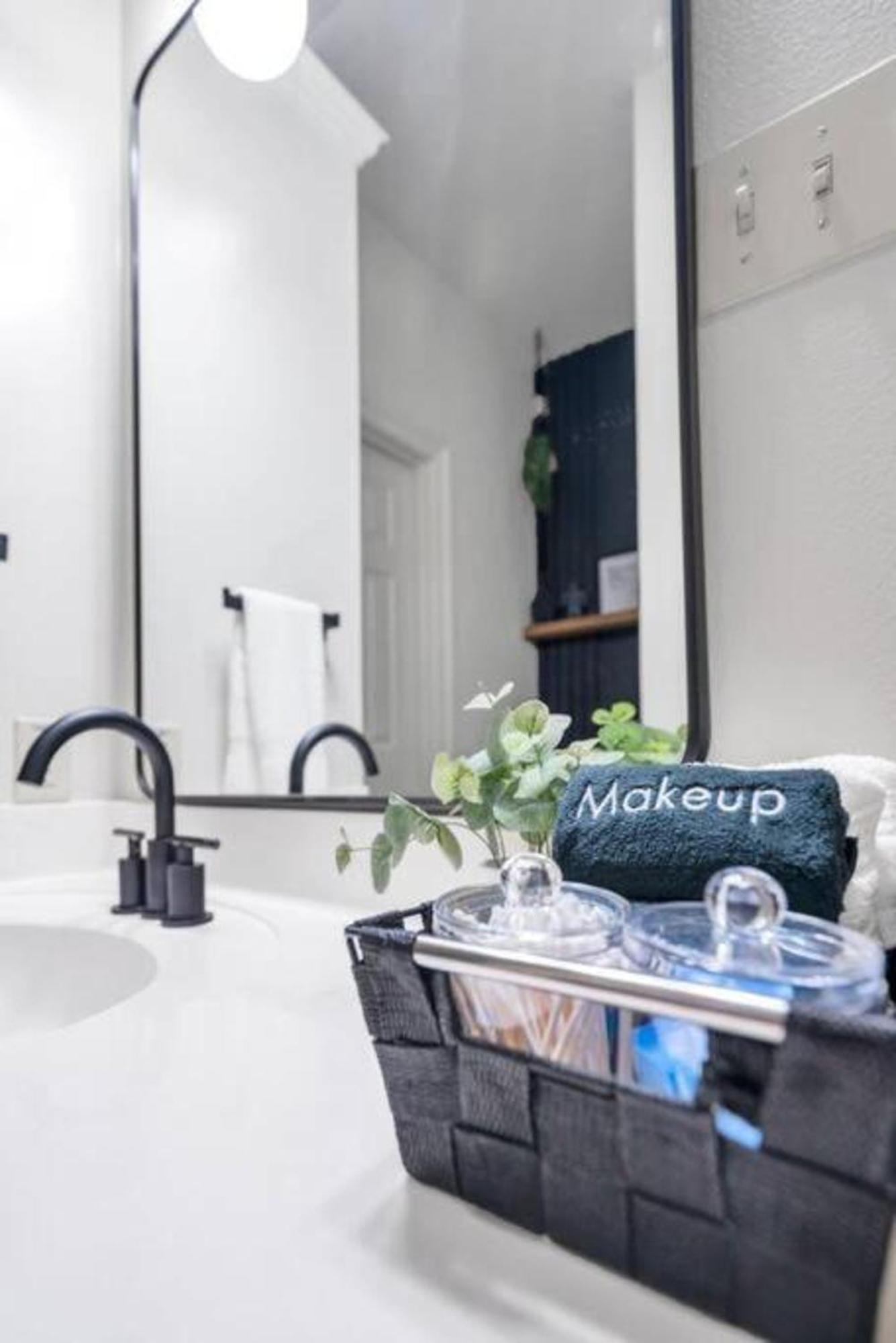 Stylish & Romantic Home, Long-Term Friendly, King Baton Rouge Buitenkant foto